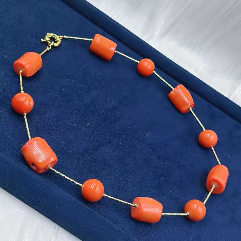 Freshwater Line - Collar Corto de Coral de Bambú